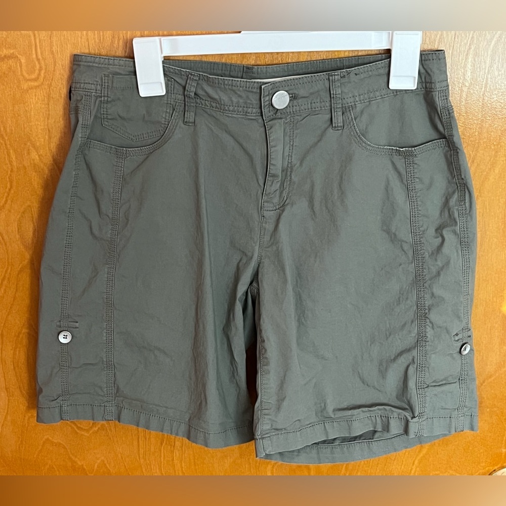 DKNY Jeans Women's Olive Green Shorts High-Rise Size 8